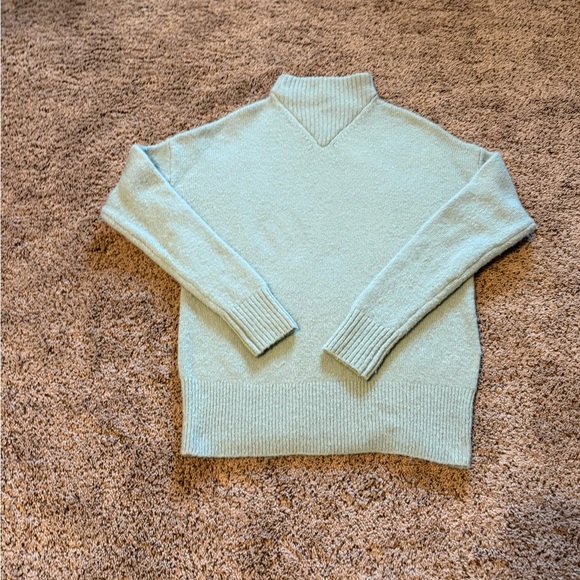 Madewell Dillon Mock Neck Pull Over. - Picture 2 of 3